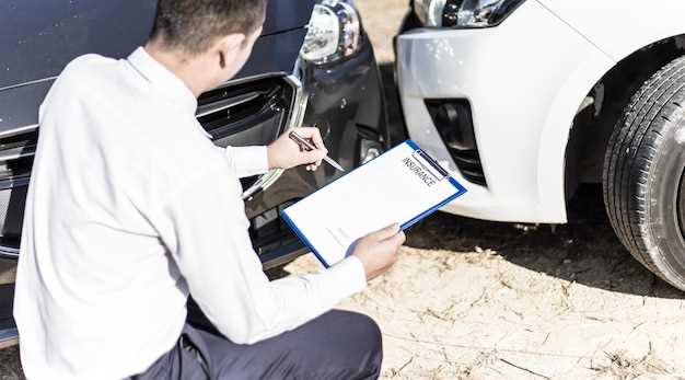 Señales de advertencia visual en coches accidentados